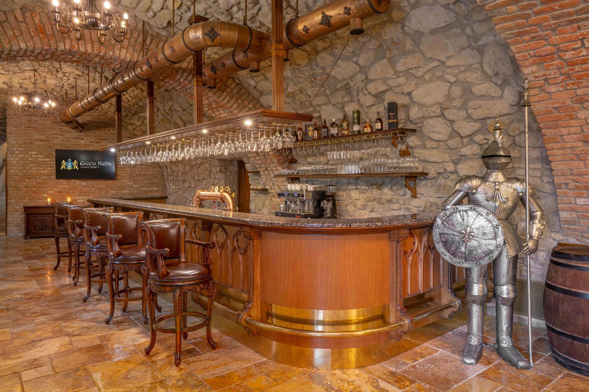 Galicia Nueva, Castle Hotel Lučenec エクステリア 写真